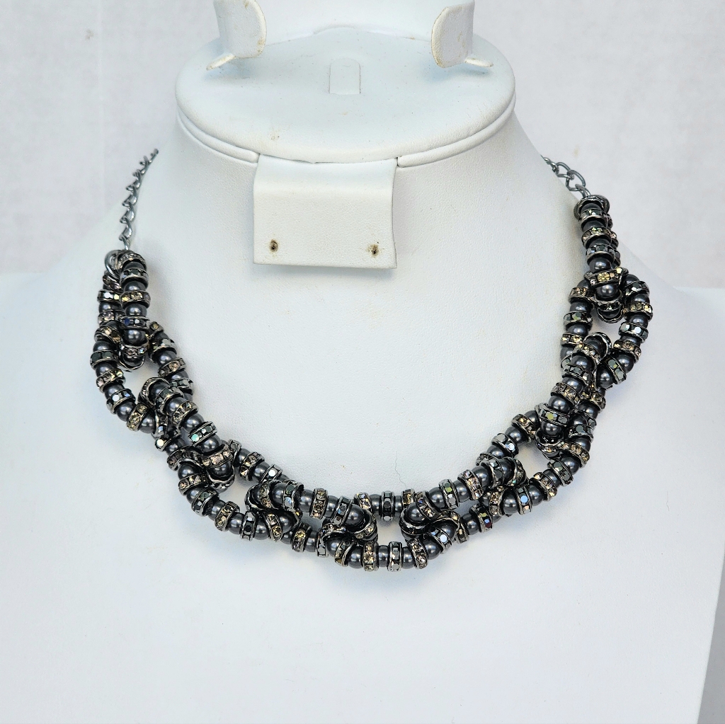 Stunning! Vera Wang Gunmetal And Crystal Beaded Silver Tone Statement Necklace